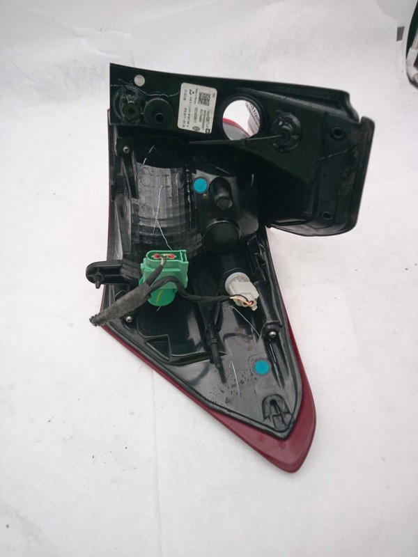 2019 Chevrolet Equinox Left Tail Light Assembly White OEM 667429 108K Miles