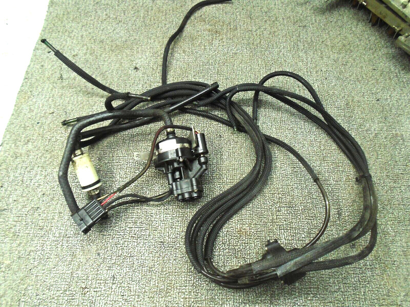 Oil Pump W Rear Oil Dist Manifold 5007306 5007095 Johnson Evinrude Etec Outboard