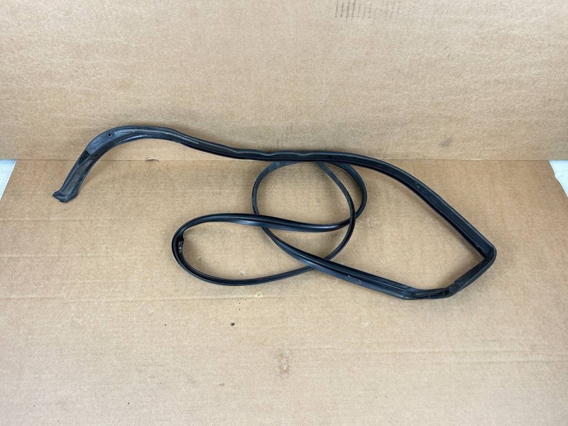 ✅ Tesla Model S 2012-2021 Rear Right Door Seal Bodyside 6009588 OEM TMSS-R02
