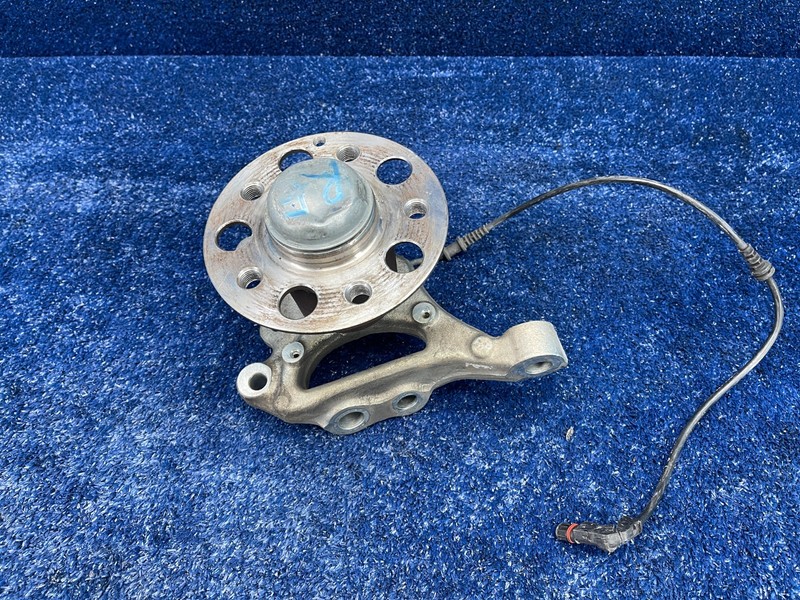 2008–2013 Mercedes W204 C250 C300 Front Right Knuckle Hub ABS OEM A2045400117