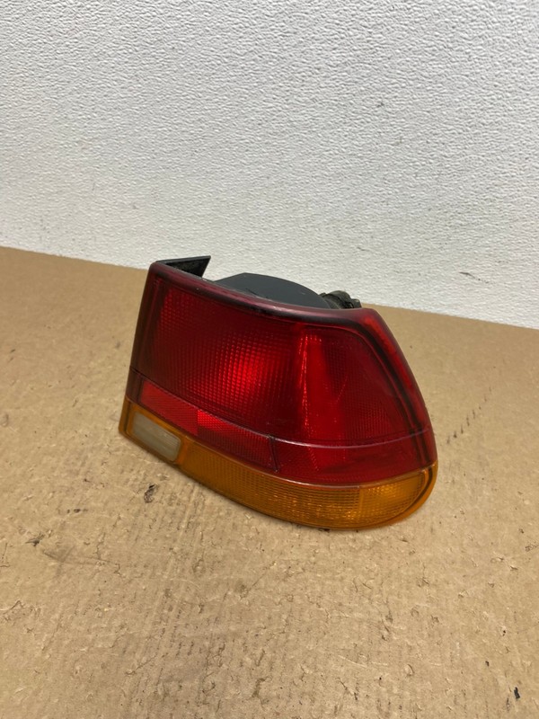 1997-1999 Saturn SL SL1 Sedan Right Passenger RH Side Tail Light OEM AC1545 LK