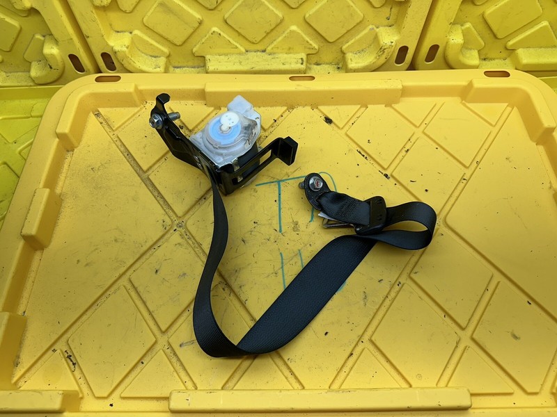 2013 - 2017 Honda Accord Rear Left Seat Belt Buckle Used OEM