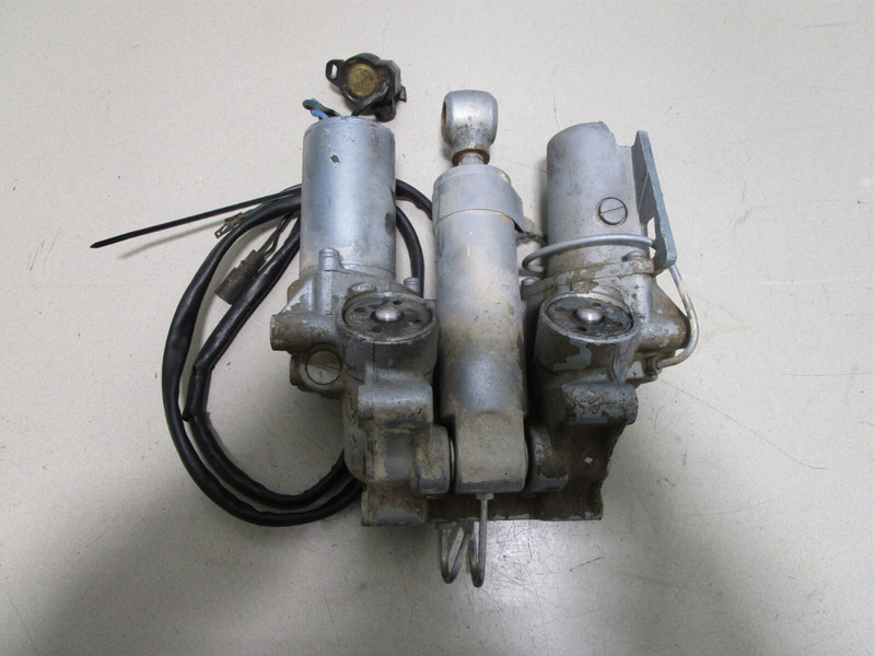 0395088 Hydraulic Trim & Tilt Unit for Evinrude Johnson 70-235Hp PARTS ONLY