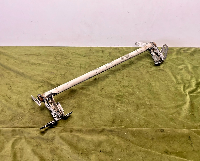 83–93 BMW E30 3-Series Front Hood Bonnet Hinge Mount Panel Bracket Assembly OEM