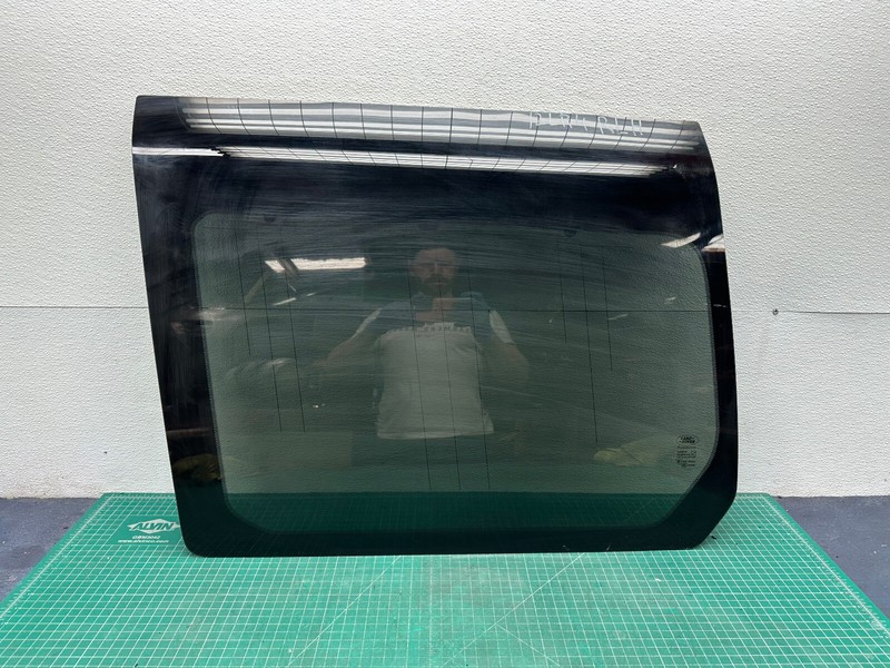 05-16 Land Rover LR4 REAR LEFT DRIVER SIDE QUARTER WINDOW GLASS OEM