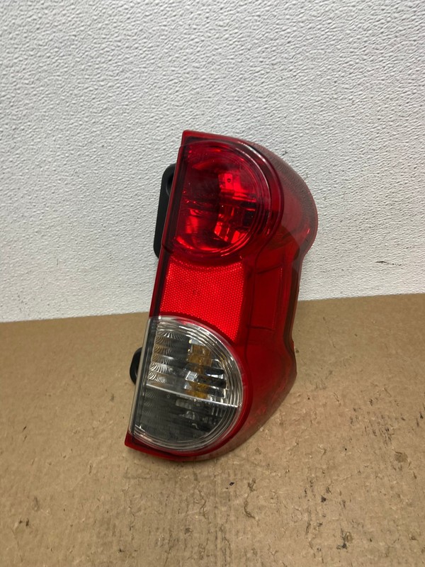 2013 to 2017 Nissan NV200 Right Passenger RH Side Tail Light AC1526 LK