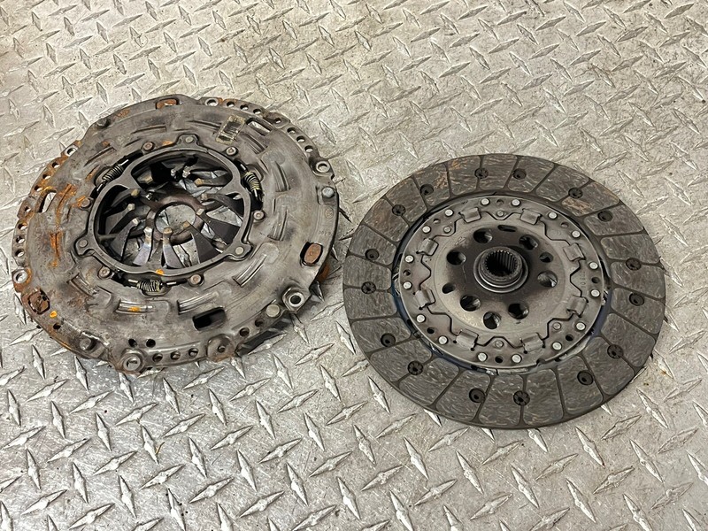 2015 Volkswagen Jetta 1.8L Turbo Manual Transmission Clutch Pressure Plate Disk