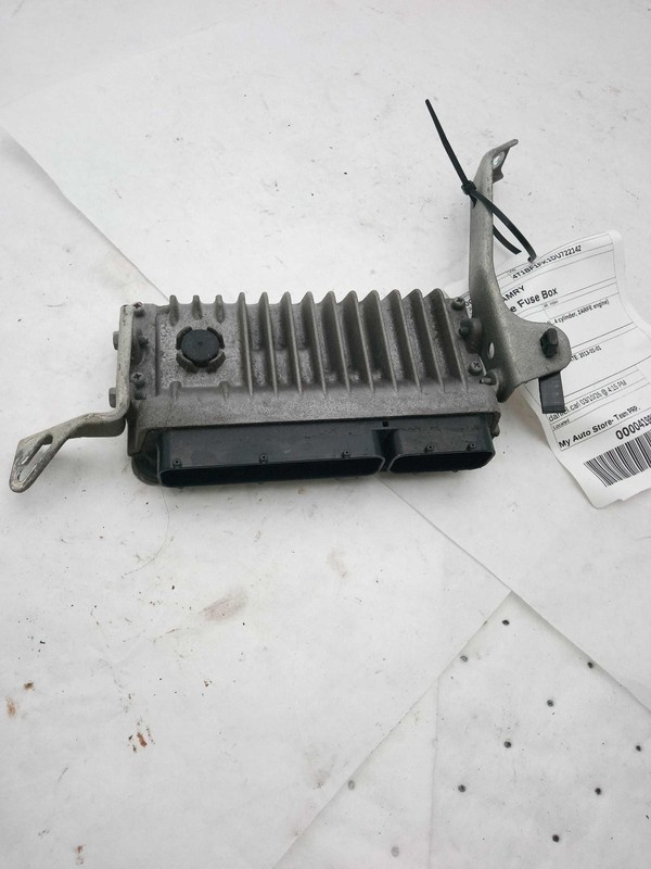 2013 Toyota Camry OEM Used Fuse Box 2.5L 4-Cylinder 163K Miles - Warranty