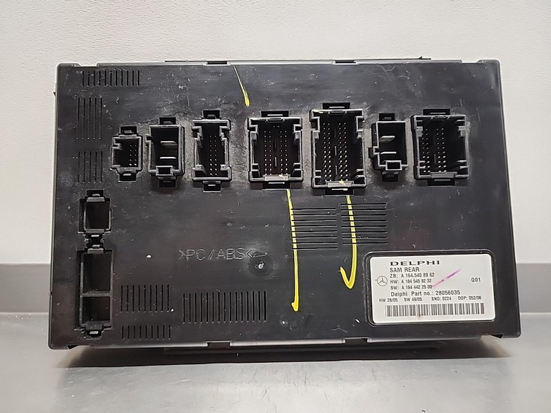 Mercedes R ML GL Classes 2006-2012 Rear SAM Control Module A 164 540 89 62