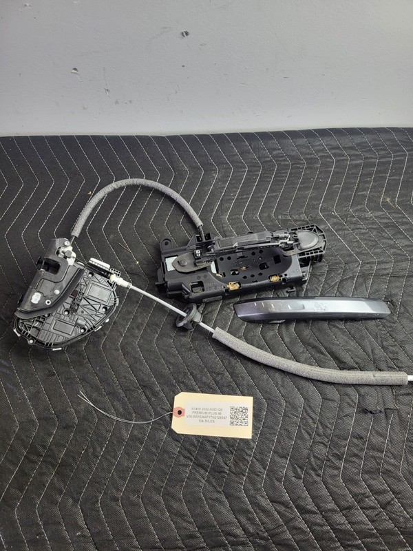 Used Oem Audi Right Passenger Front Door Lock Latch & Handle for 2018-2024 Q5