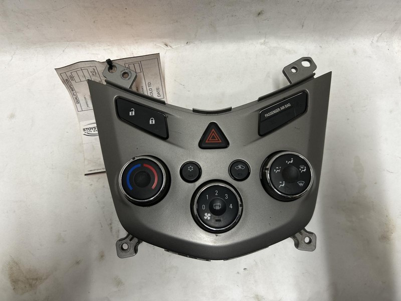 2012 CHEVROLET SONIC Heat AC Controller w/o heated seat 95076687 OEM 12