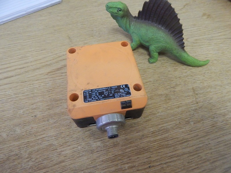 IFM 1D0039 Distance Sensor IDC2050BARKA/LS-100AK *FREE SHIPPING*