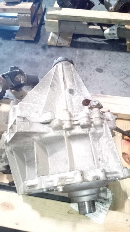 2015 Nissan Frontier Transfer Case Assembly OEM 4.0L 116k Miles Silver
