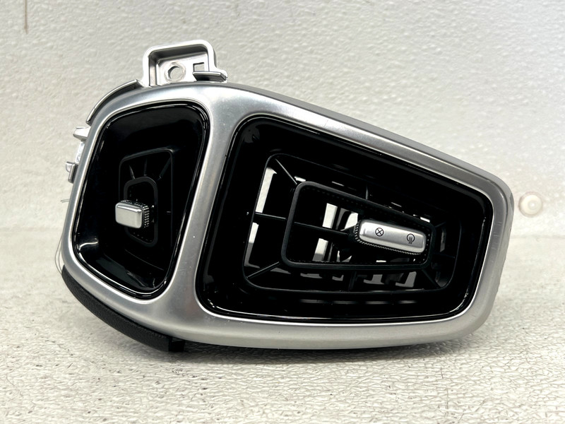 ⭐2021-2023 KIA SORENTO FRONT RIGHT SIDE DASH OUTER AIR VENT GRILLE OEM LOT2700