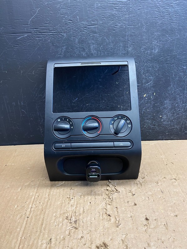 2004 to 2008 Ford F150 Radio Climate Dash Bezel Surround Black AD6977 DG