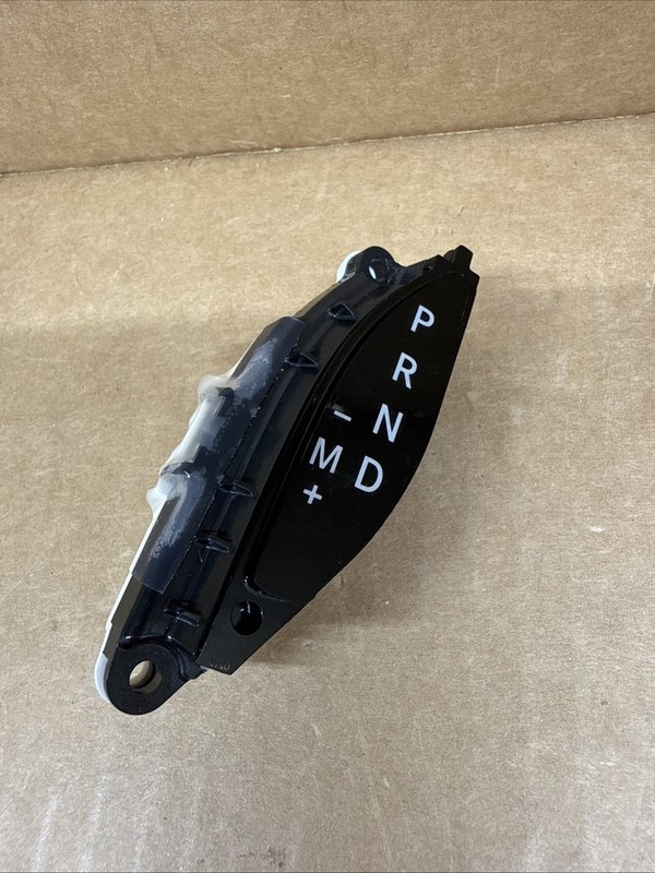2016-2021 JEEP GRAND CHEROKEE FRONT CENTER CONSOLE GEAR SHIFT INDICATOR OEM