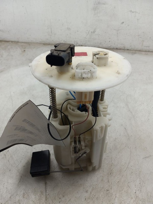 03-06 TOYOTA SIENNA LE 3.3L FWD AT GAS FUEL PUMP