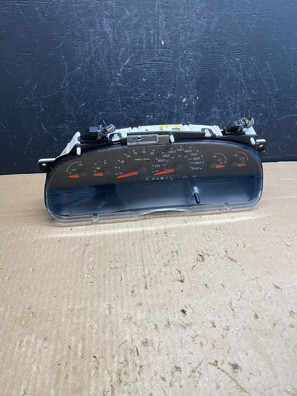 2006 Ford E350 Gauge Speedometer Cluster OEM AC6771 DG