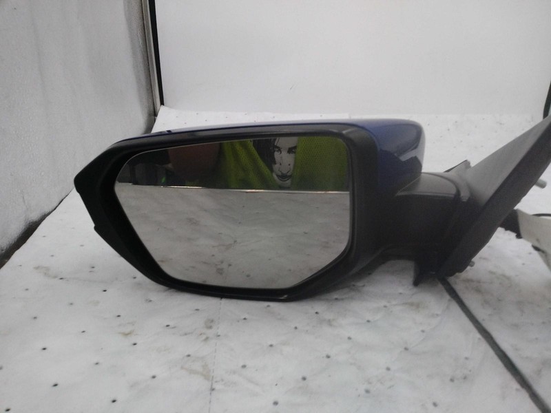Used Left Door Mirror fits: 2017 Honda Civic power body color heated w/o turn si