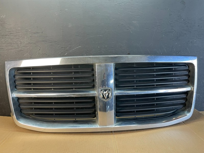 2004 to 2006 Dodge Durango Front Upper Chrome Grill Grille Oem AC6089 DG
