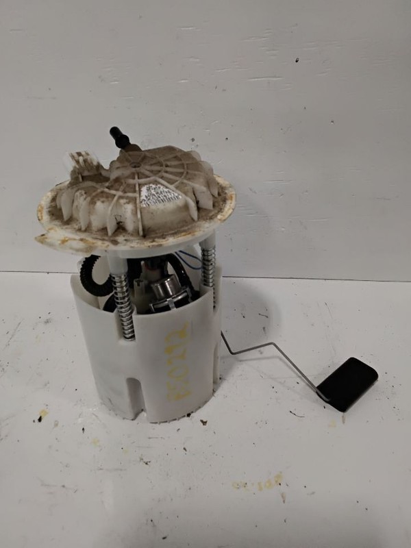 Fuel Pump Assembly 3.6L Fits 11-14 200 3539373