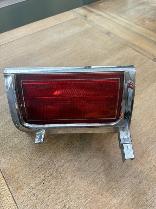75-78Lincoln Continental Right Passenger tail light assembly d5vb-13440AA