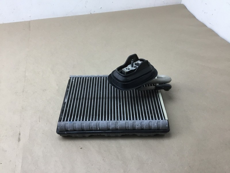 Audi A8 A8L D5 2019 HVAC AC A/C Radiator Evaporator Core Valve 19-23 ; :O
