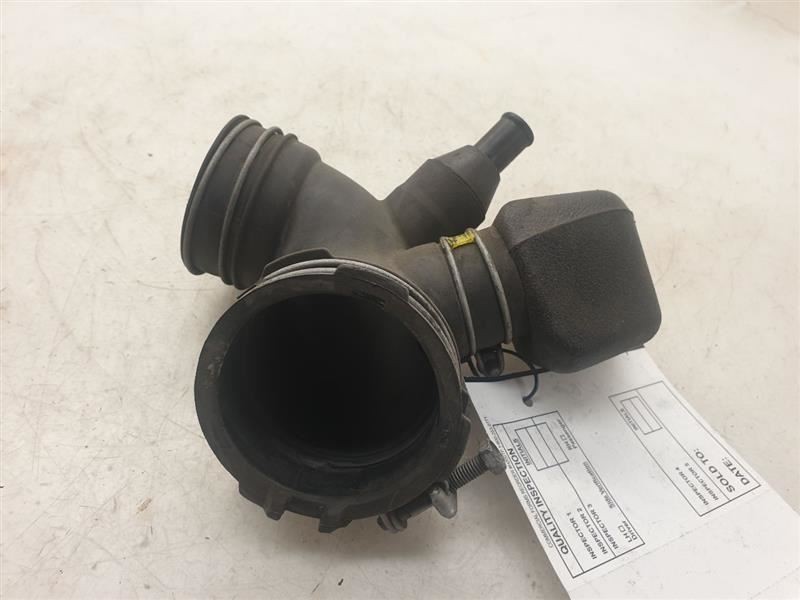 2016 TOYOTA PRIUS TWO 1.8L 4CYL AIR CLEANER TUBE/RESONATOR