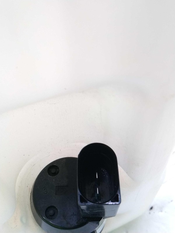 2017 Cadillac XT5 Washer Fluid Reservoir OEM 84238686 Black 82K Miles