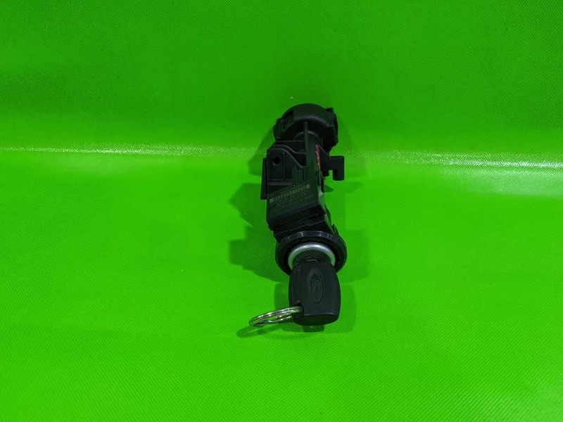 12 FOCUS HTBK IGNITION SWITCH CYLINDER HOUSING W/KEY OEM 3988-8