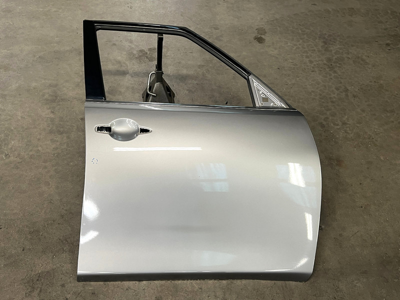 ⭐2011-2017 INFINITI QX80 FRONT RIGHT SIDE DOOR PANEL COVER SHELL OEMLOT2670