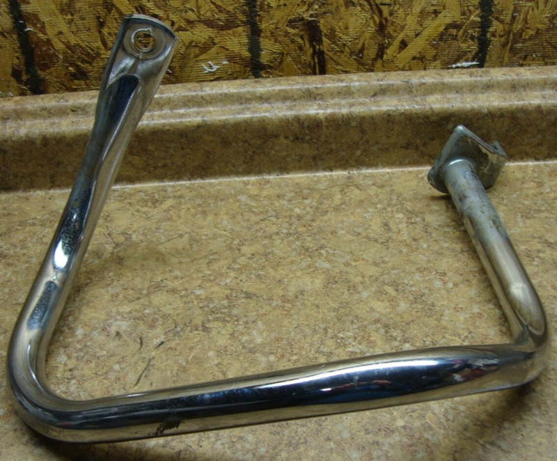 1985 Yamaha Venture XVZ 1200 XVZ1200 D Rear Guard Engine Saddlebag Crash Bar LH