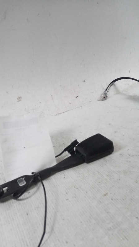 2019 Cadillac XT4 Used OEM White Driver Seat Belt Buckle 112K Miles