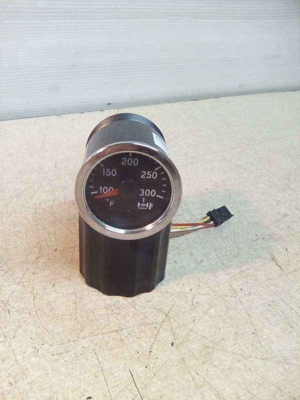 International LT Navistar 3768408C1 Forward Axle Oil Gauge