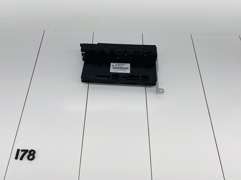 09-11 MERCEDES BENZ SLK300 3.0L V6 GAS ENGINE REAR COMPARTMENT FUSE BOX OEM