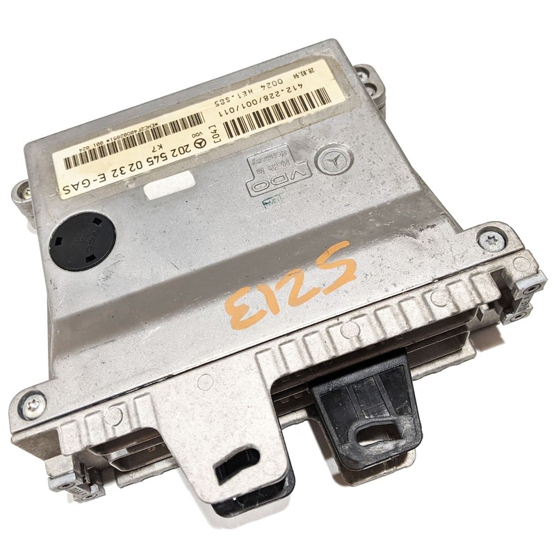 OEM ASR E-Gas Control Module Mercedes-Benz W202 C220 C280 1994 1995 / 2025450232