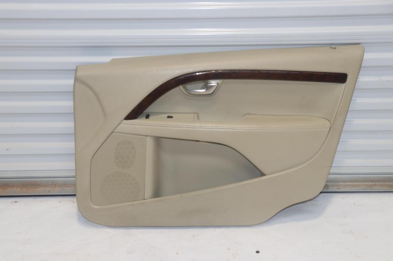 2010-2014 VOLVO XC70 FRONT RIGHT PASSENGER SIDE DOOR PANEL TRIM COVER OEM