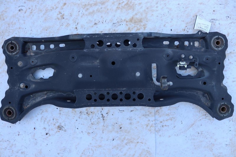 2013-2018 LEXUS ES300H 2.5L A/T REAR SUSPENSION CROSSMEMBER SUBFRAME OEM