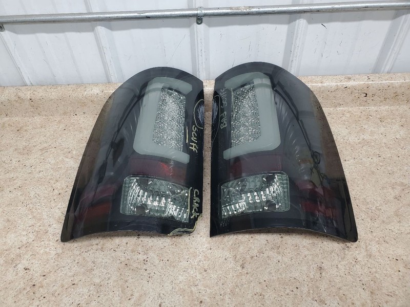 SIERRA250 2011 Tail Light 305790