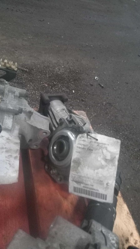 2004 Honda Pilot Transfer Case Assembly OEM 29000PGH010 212K Miles 4WD