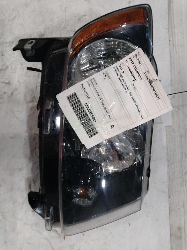 2017 Jeep Compass Right Headlight Assembly Grey Used OEM 453553 90000 Miles