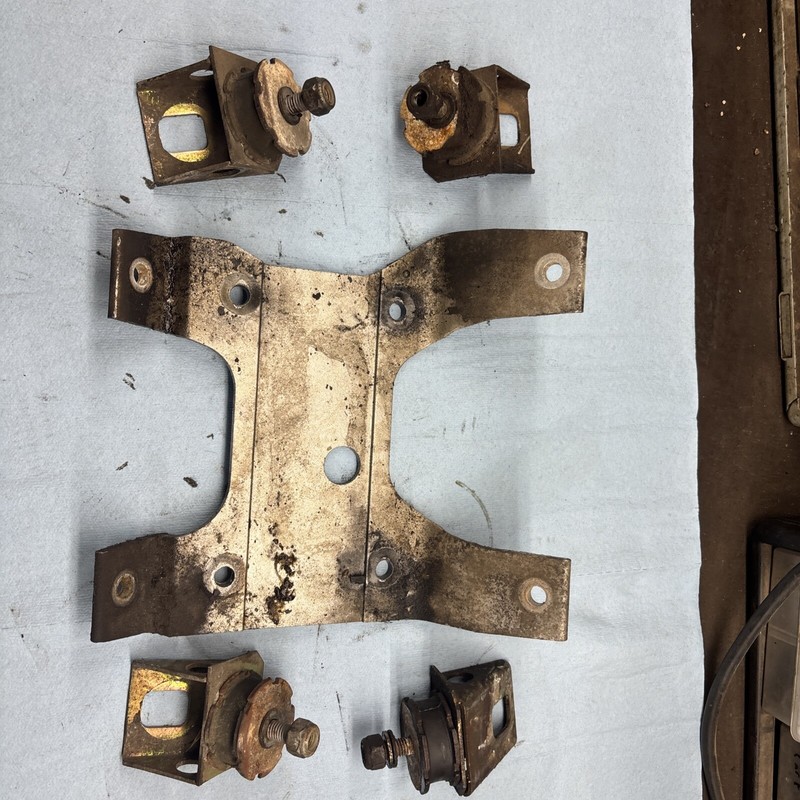 1999 Ski-doo 700 Summit Motor Mounting Plate Motor Mounts Good