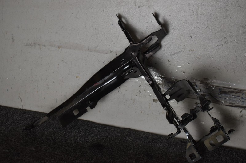 2012-2016 BMW 3 SERIES FRONT LEFT BRACKET FACTORY OEM