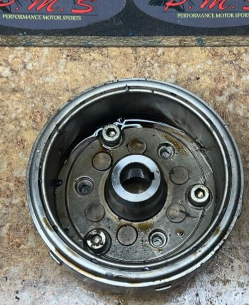 2009 Yamaha XV250 V Star Engine Motor Magneto Flywheel Alternator Housing XV 250