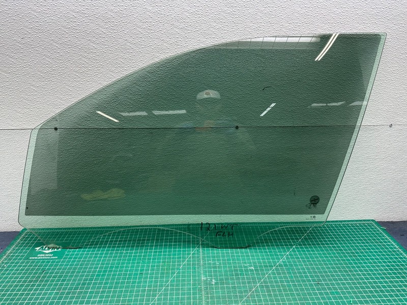 11-17 Volkswagen Touareg FRONT LEFT DRIVER SIDE DOOR WINDOW GLASS OEM