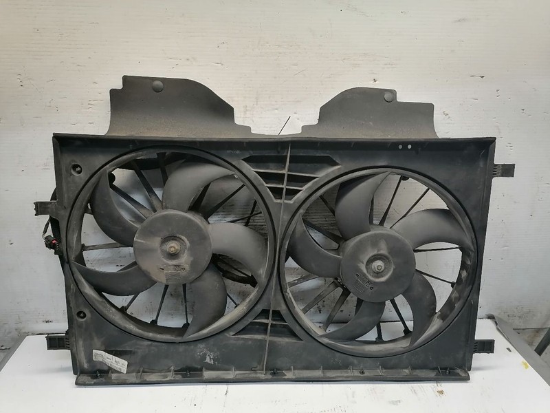 Radiator Fan Motor Fan Assembly Classic Style Fits 07-17 COMPASS 1521737