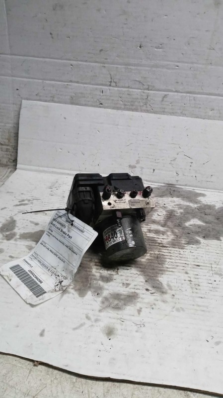 2016 KIA SORENTO ABS Pump & Motor Assembly OEM 58900C6840 93000 Miles
