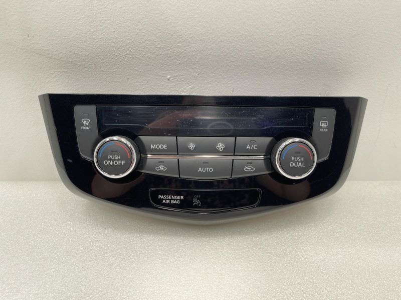 17-20 NISSAN ROGUE HEAT/AC CONTROLLER DUAL ZONE BLACK 37K -SV- 48537
