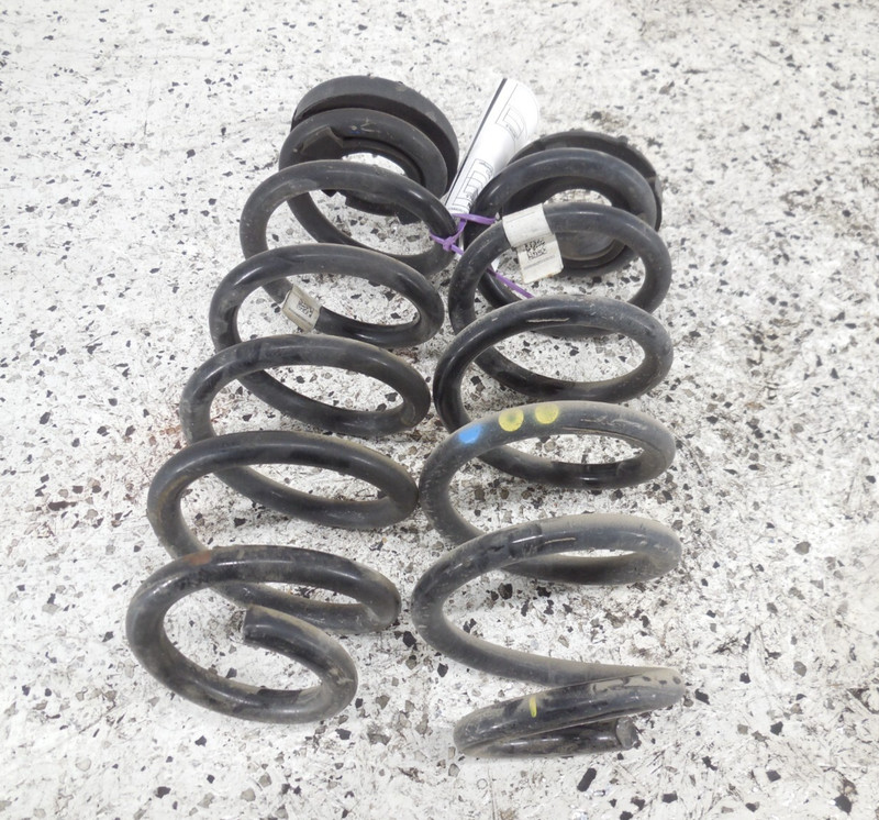 2019 19 Alfa Romeo Giulia Rear Coil Spring Pair Driver Left Pass Right OEM