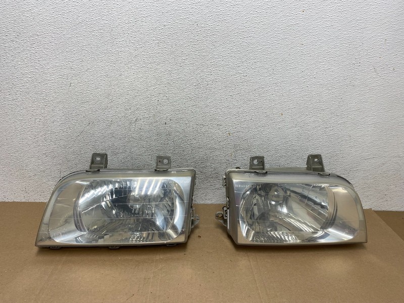 1998 to 2002 Kia Sportage Left+Right Halogen Headlights OEM AE4855 DW